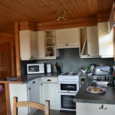 East Crinnis Log Ferienhaus Par